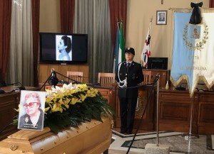 Lia Origoni per l'ultimo saluto nella sala consiliare del Comune di La Maddalena